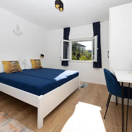 Apartment Pet Friendly In With View *